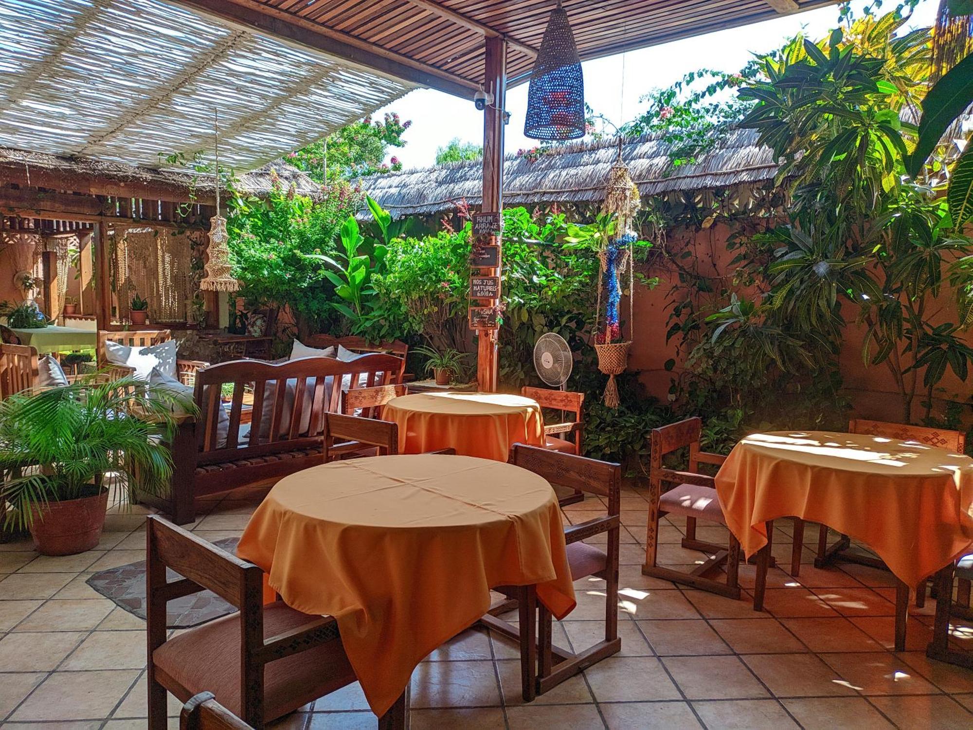 Hotel Le Nouvel Eden Toliara Esterno foto