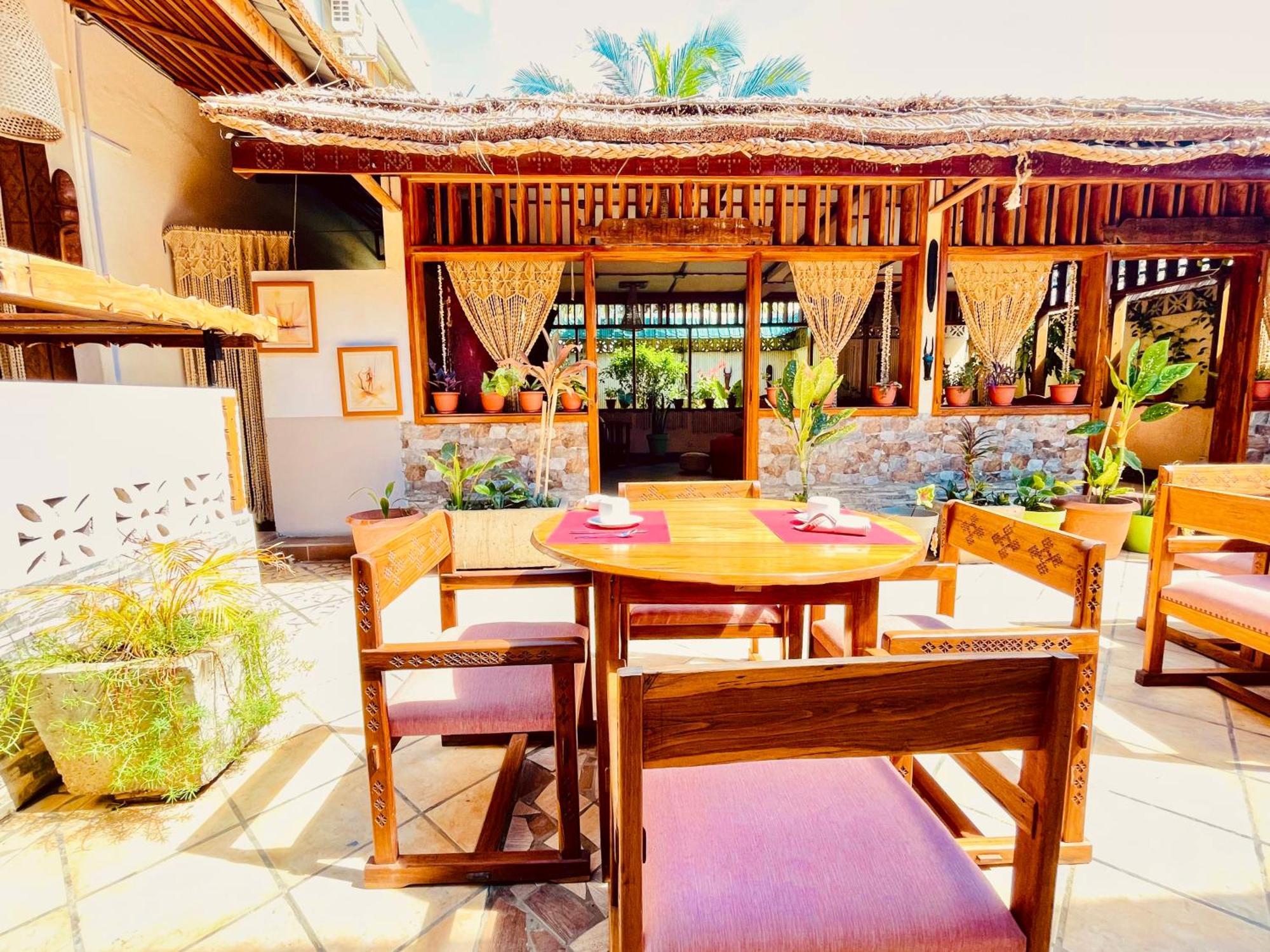 Hotel Le Nouvel Eden Toliara Esterno foto