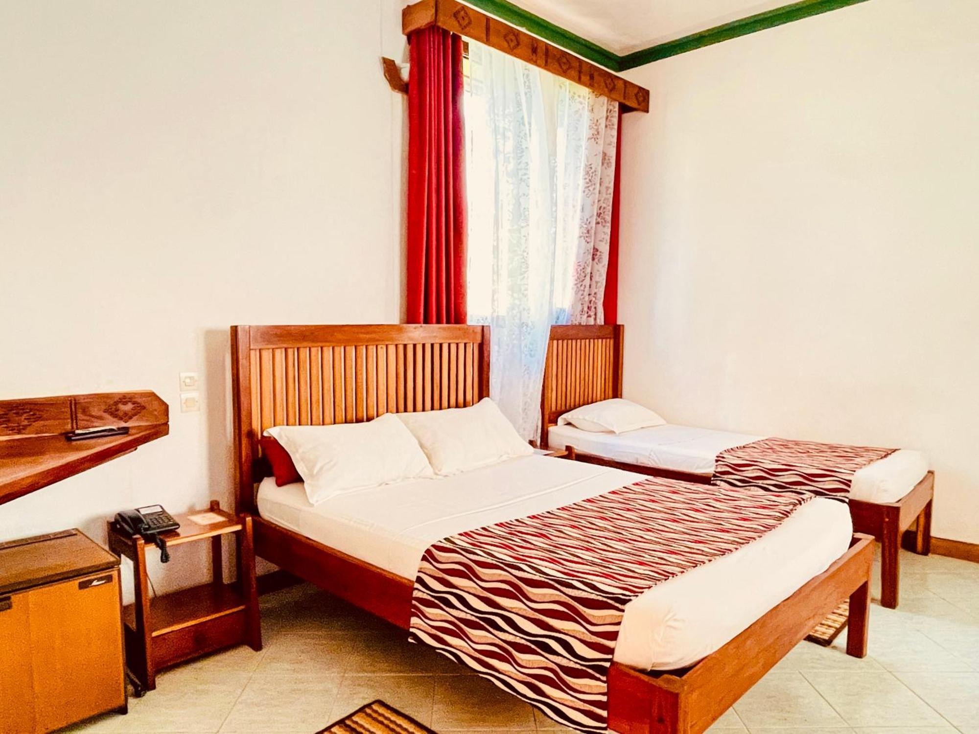 Hotel Le Nouvel Eden Toliara Esterno foto