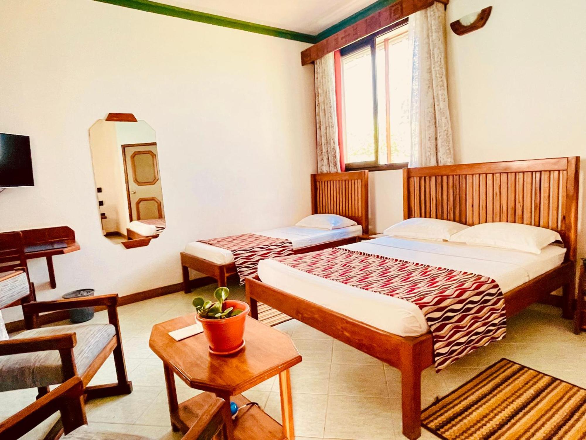 Hotel Le Nouvel Eden Toliara Esterno foto