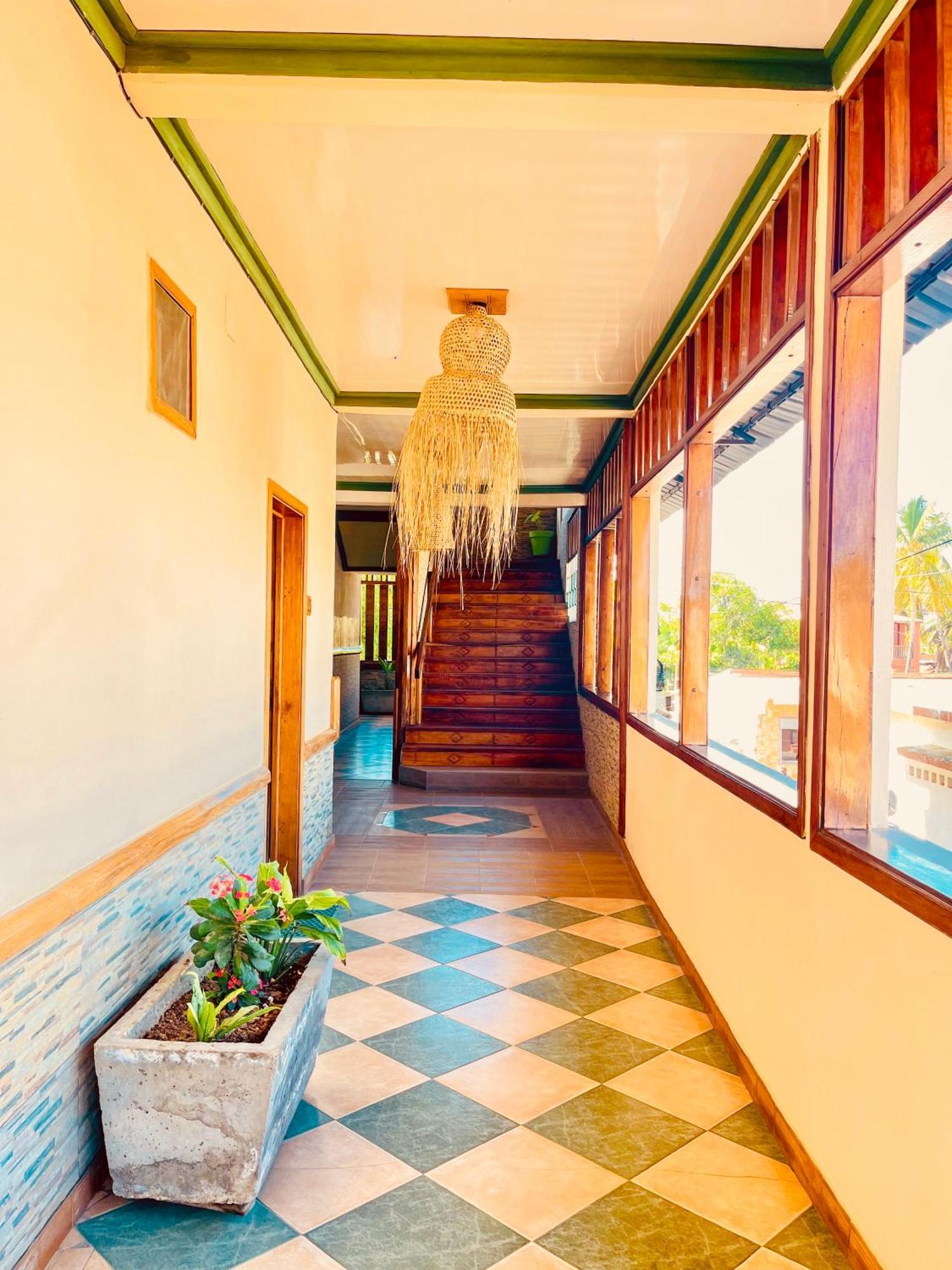 Hotel Le Nouvel Eden Toliara Esterno foto