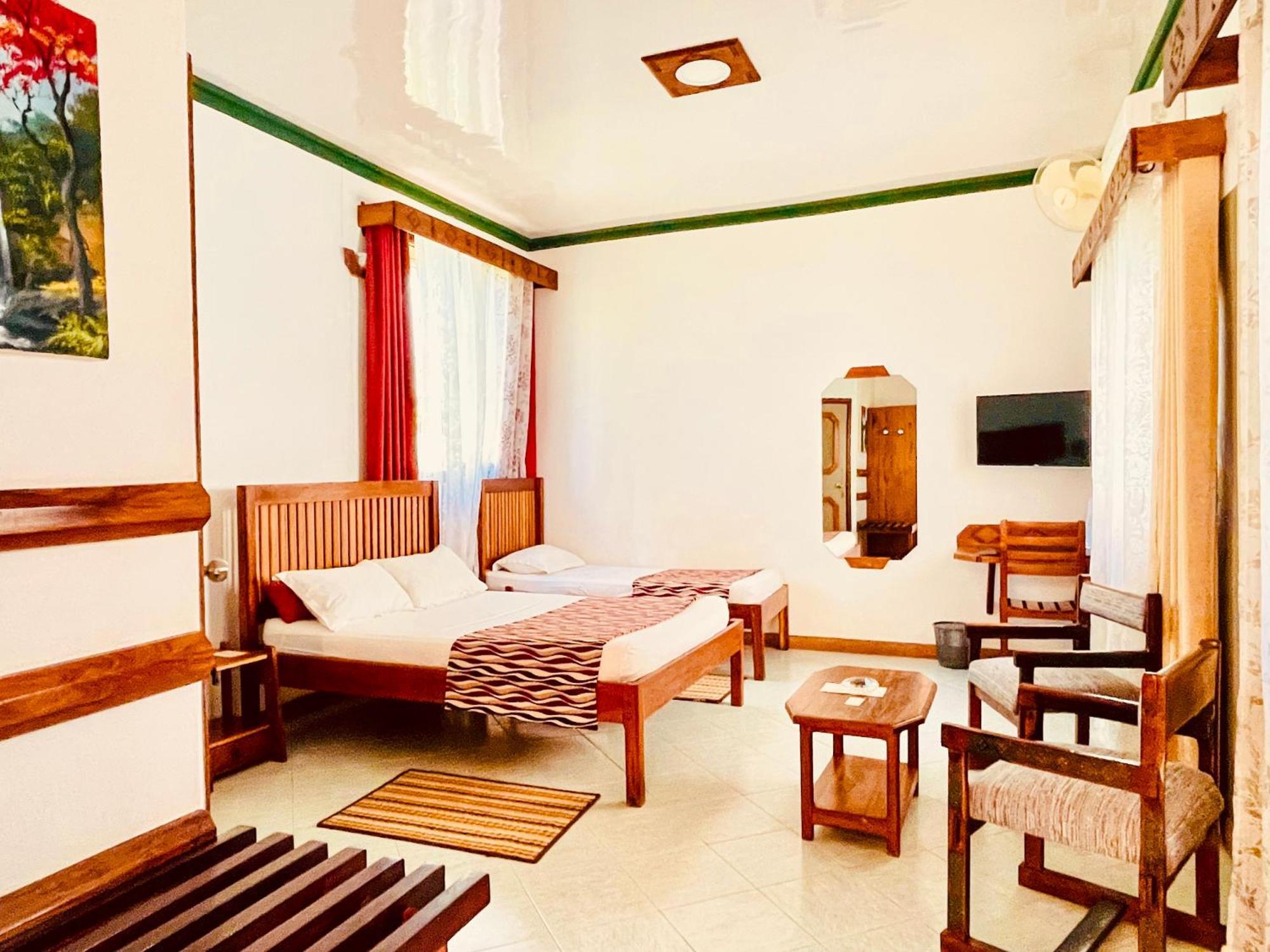 Hotel Le Nouvel Eden Toliara Esterno foto