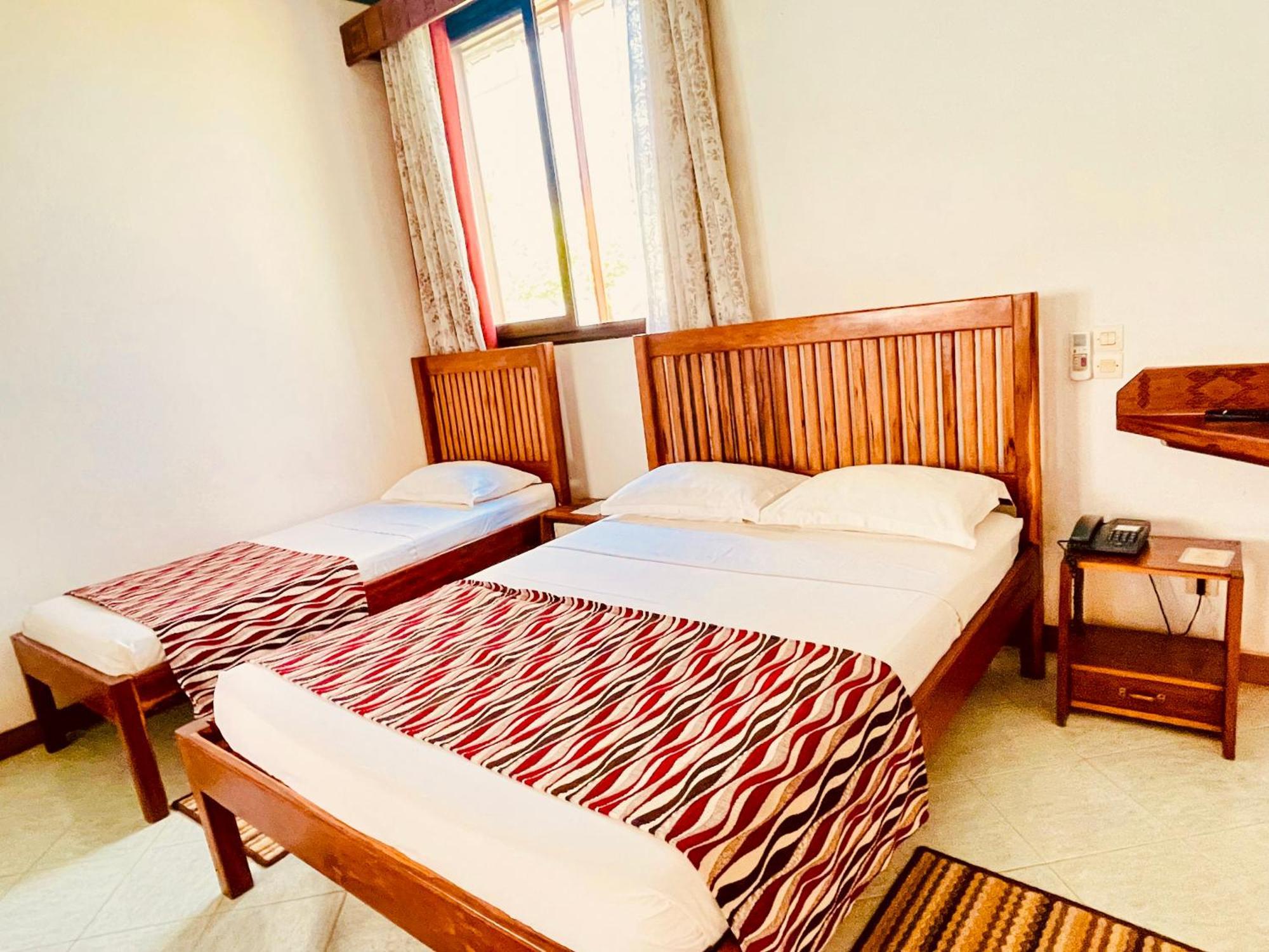Hotel Le Nouvel Eden Toliara Esterno foto