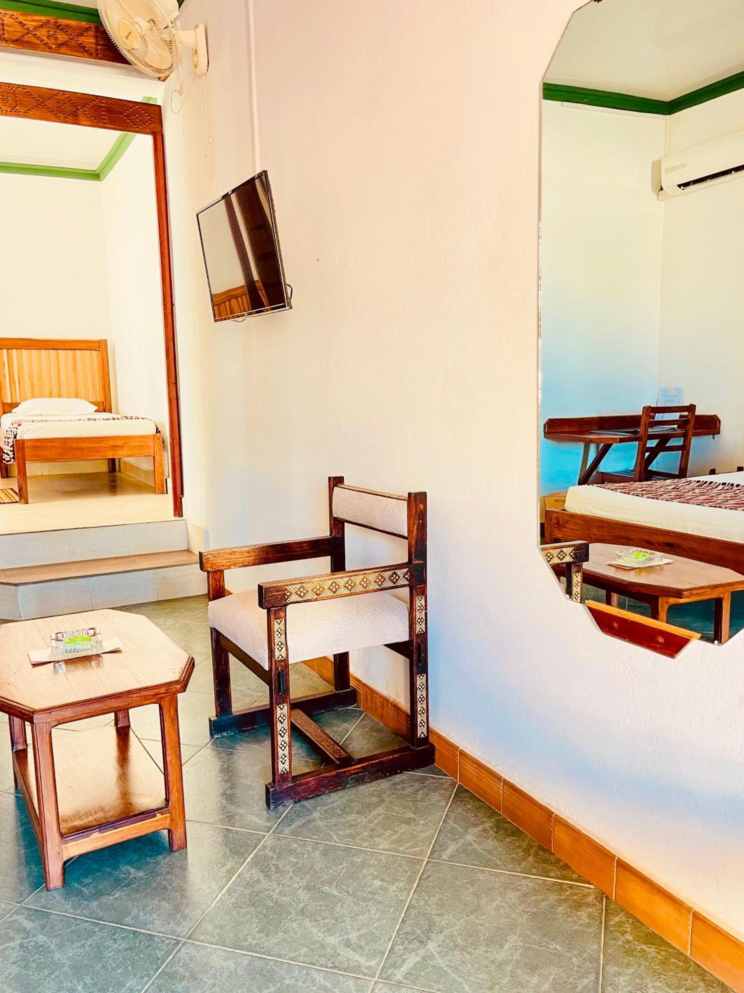 Hotel Le Nouvel Eden Toliara Esterno foto