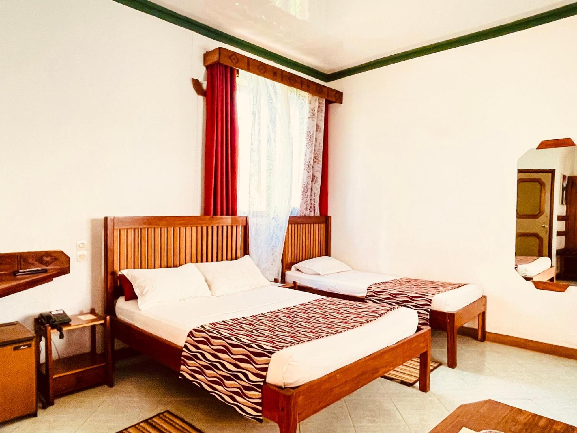 Hotel Le Nouvel Eden Toliara Esterno foto