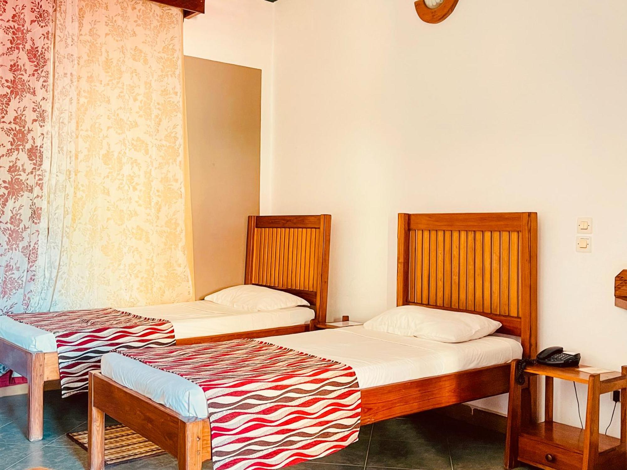 Hotel Le Nouvel Eden Toliara Esterno foto