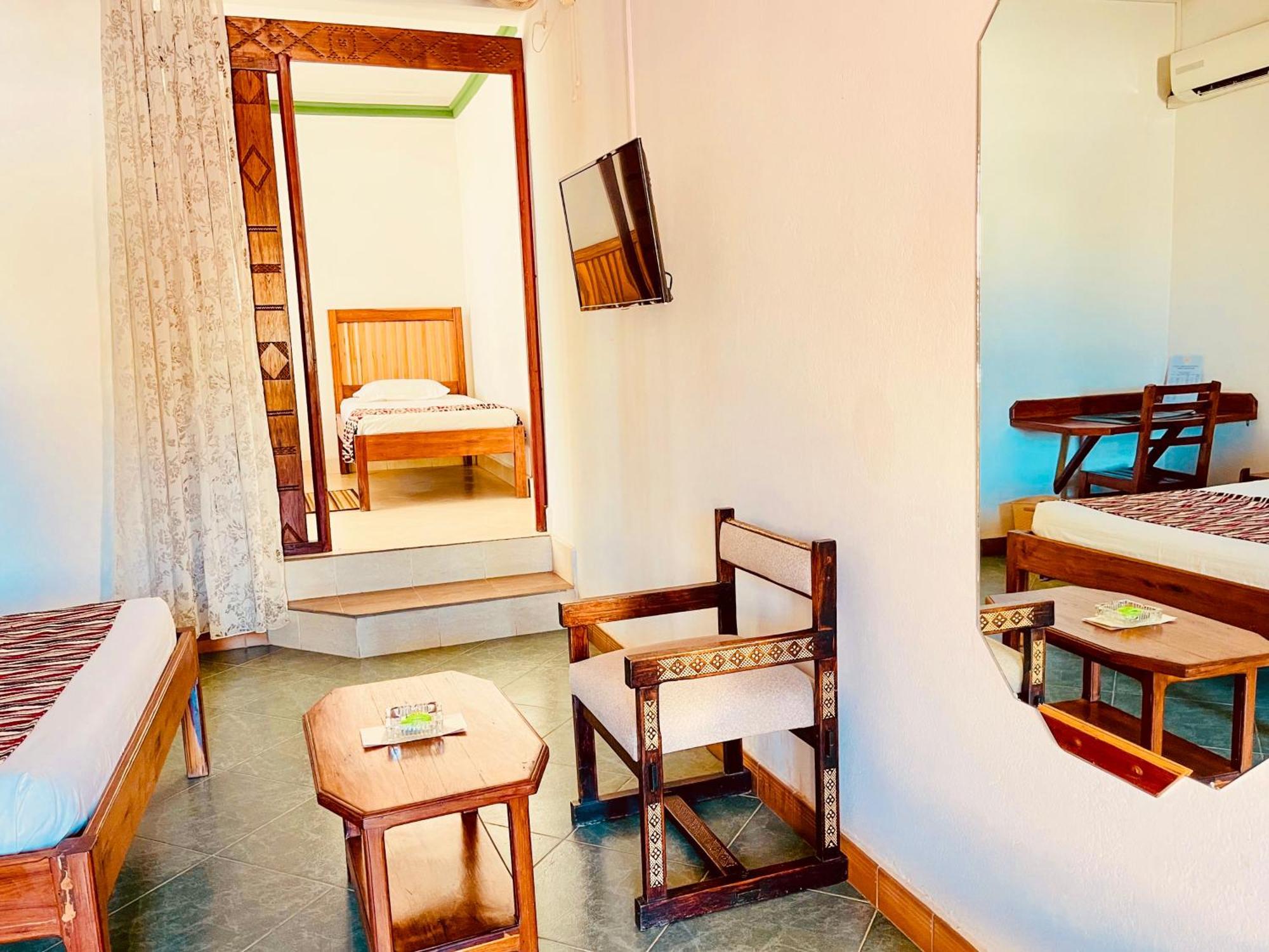 Hotel Le Nouvel Eden Toliara Esterno foto
