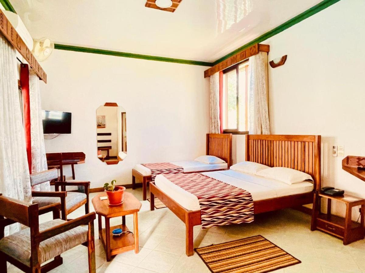 Hotel Le Nouvel Eden Toliara Esterno foto
